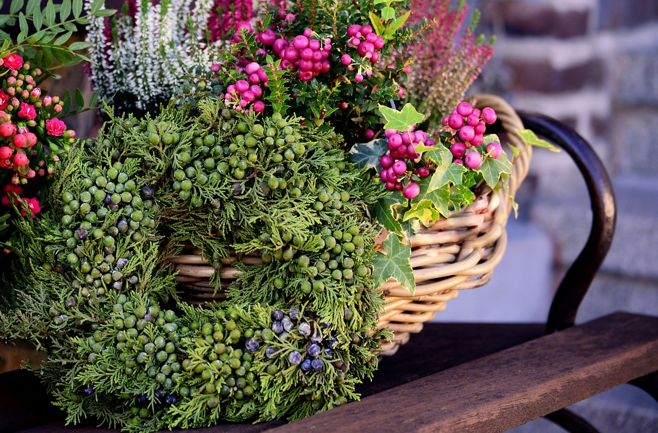 Easy DIY Wreaths to Decorate Your Doors